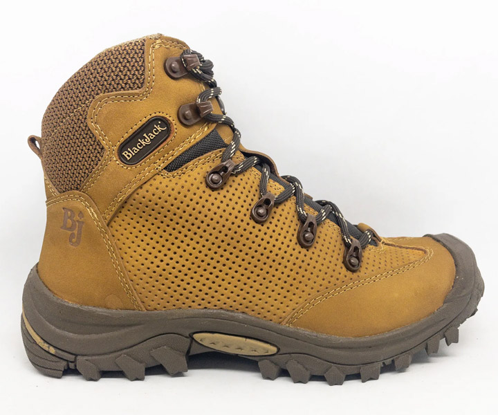 Bota outdoor Delta color avellana para hombre - 444