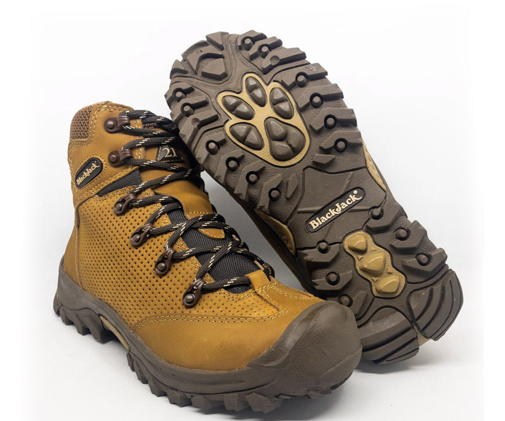Bota outdoor Delta color avellana para hombre - 445