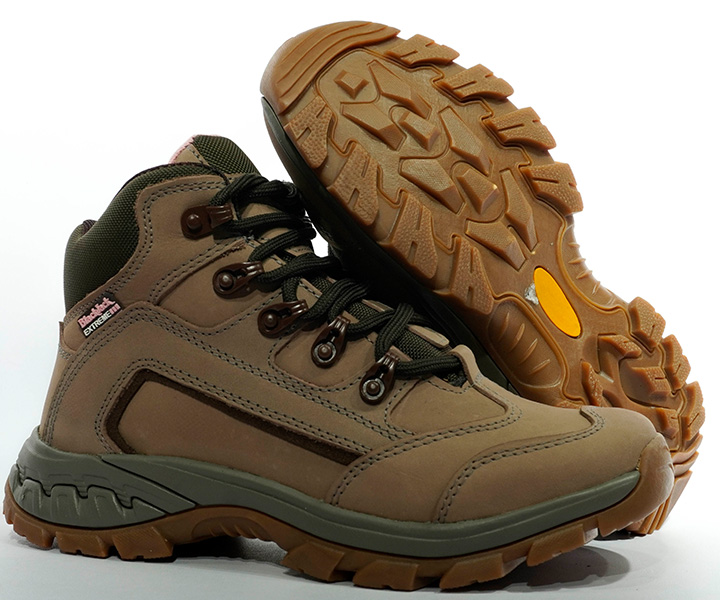 Bota Outdoor Kenhia color gris elefante para mujer - 103