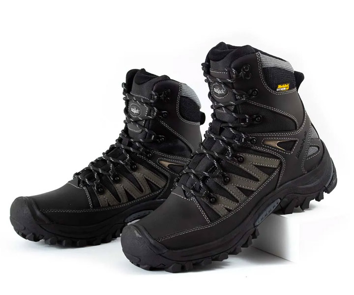 Bota Outdoor Scout color negra para hombre - 557