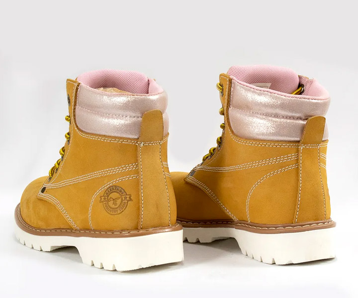 Bota outdoor Tauro w color Oro para mujer - 710