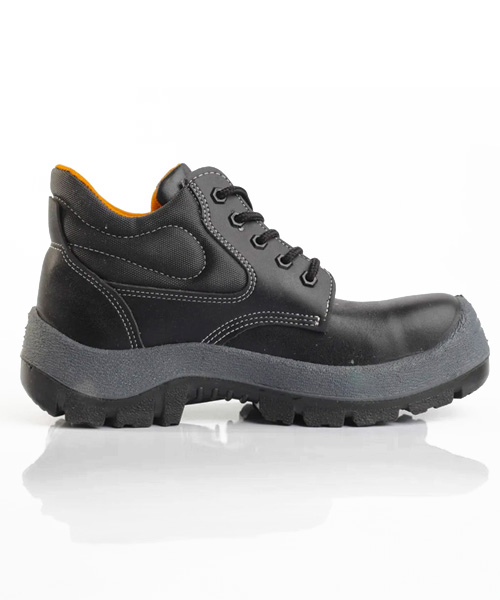 Bota industrial Dotación color negro para hombre